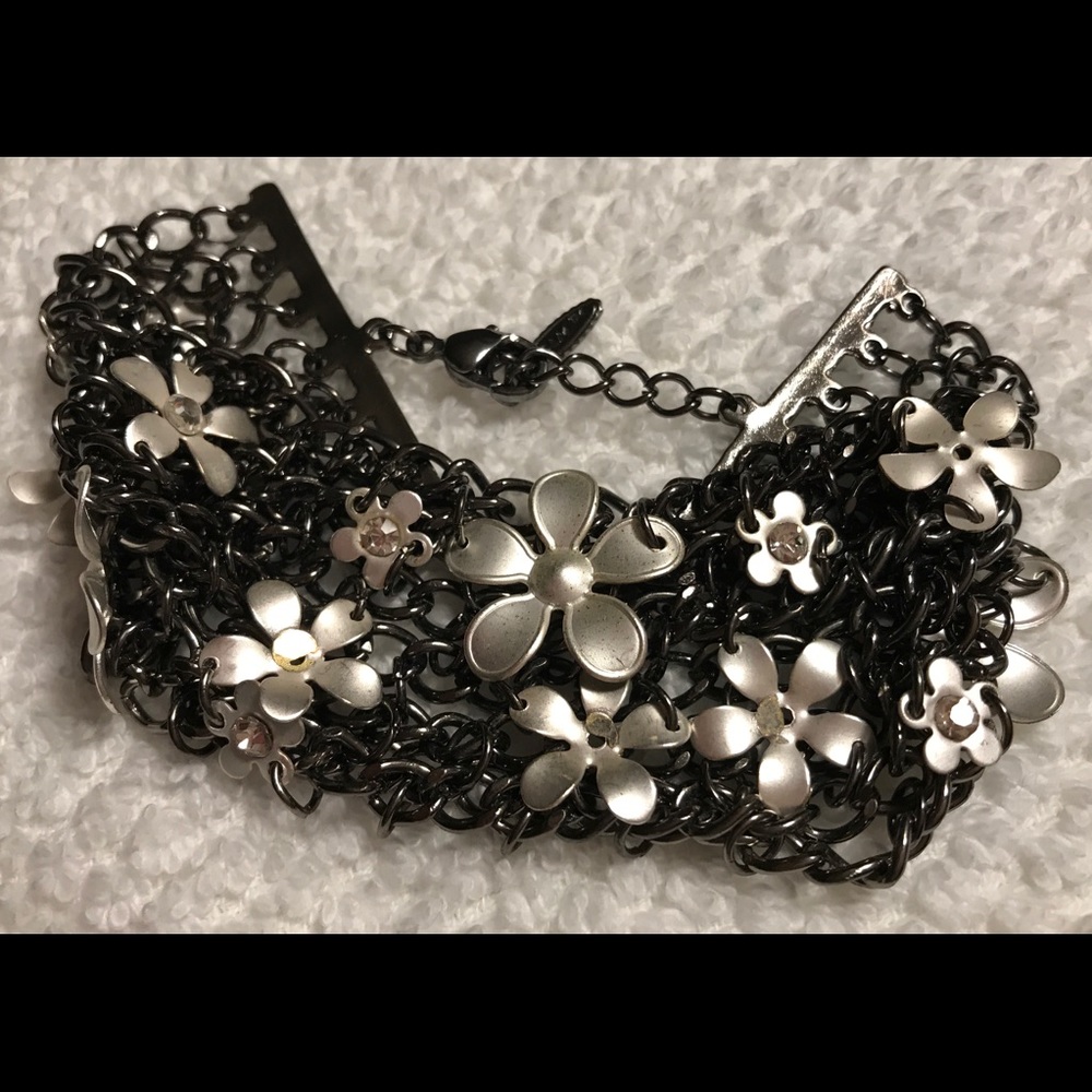 Fun Two Toned Metallic Daisy Bracelet